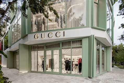 outlet gucci miami|gucci store miami florida.